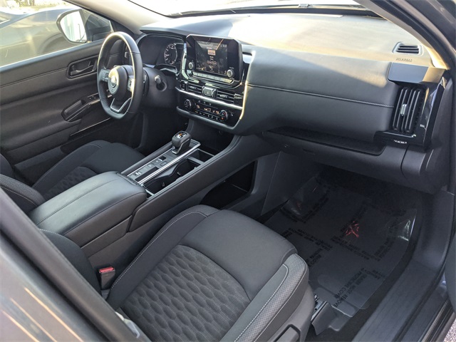 2025 Nissan Pathfinder SV photo 11