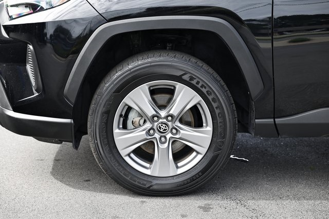 2024 Toyota RAV4 Hybrid XLE photo 3