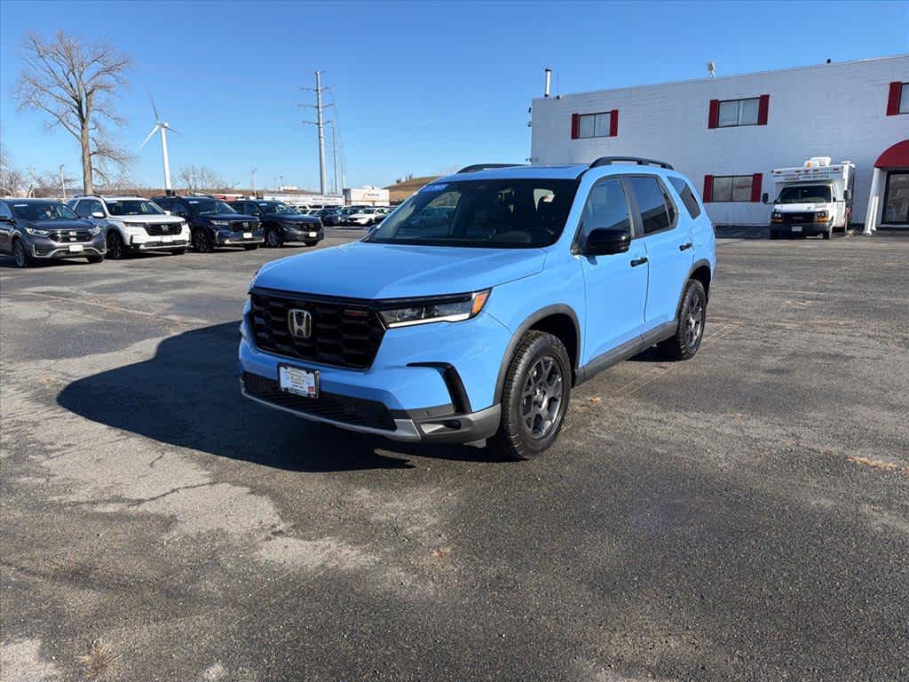 2025 Honda Pilot TrailSport's photo