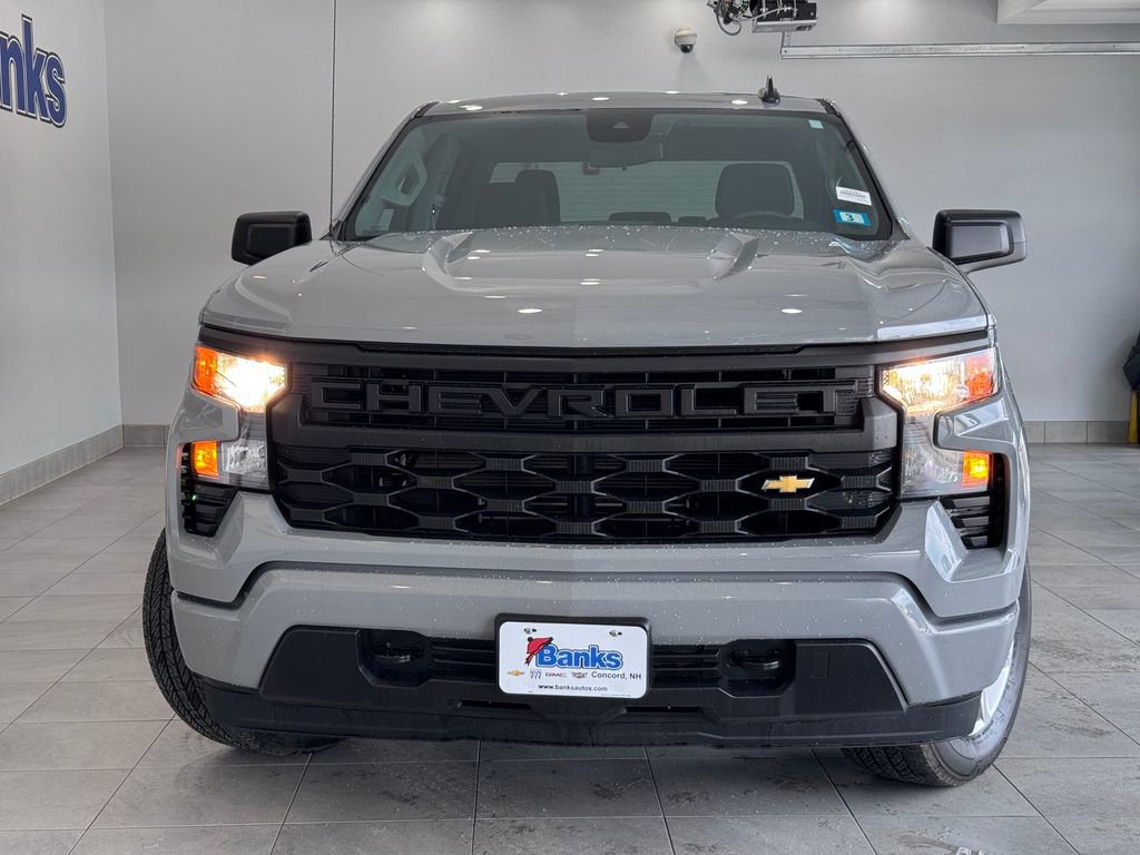 2024 Chevrolet Silverado 1500 Custom photo 2