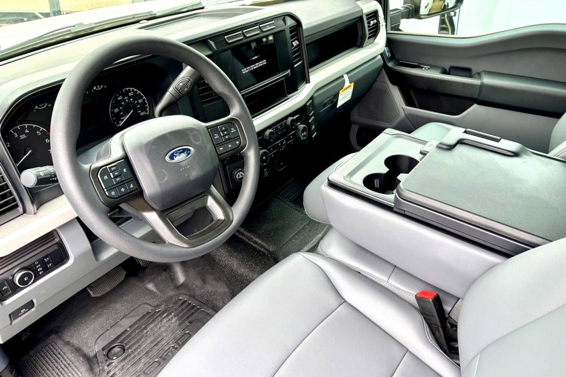 2024 Ford F-250 XL photo 5