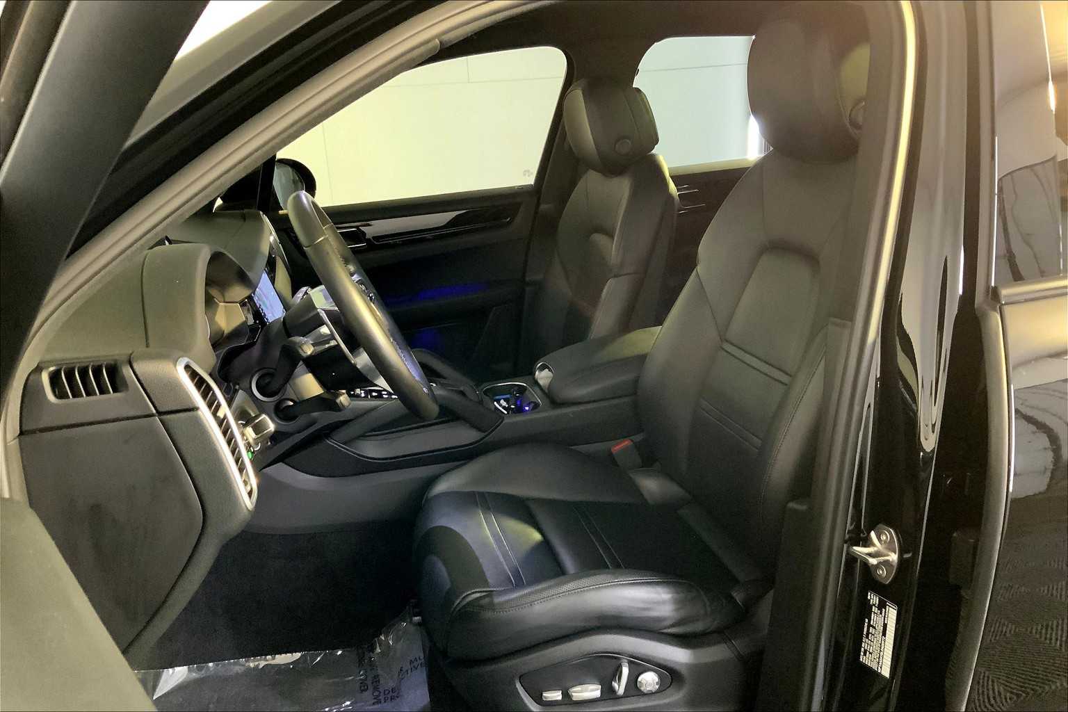 2020 Porsche Cayenne photo 8