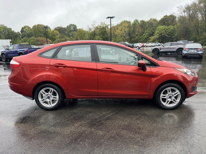 2019 Ford Fiesta SE photo 2