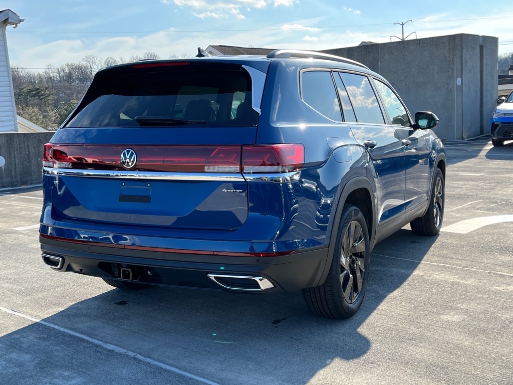 2025 Volkswagen Atlas SE Technology photo 2