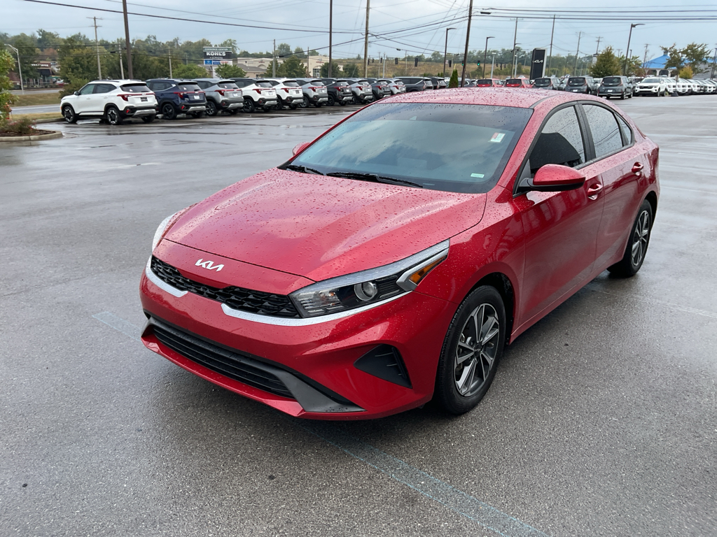 2024 Kia Forte LXS photo 2