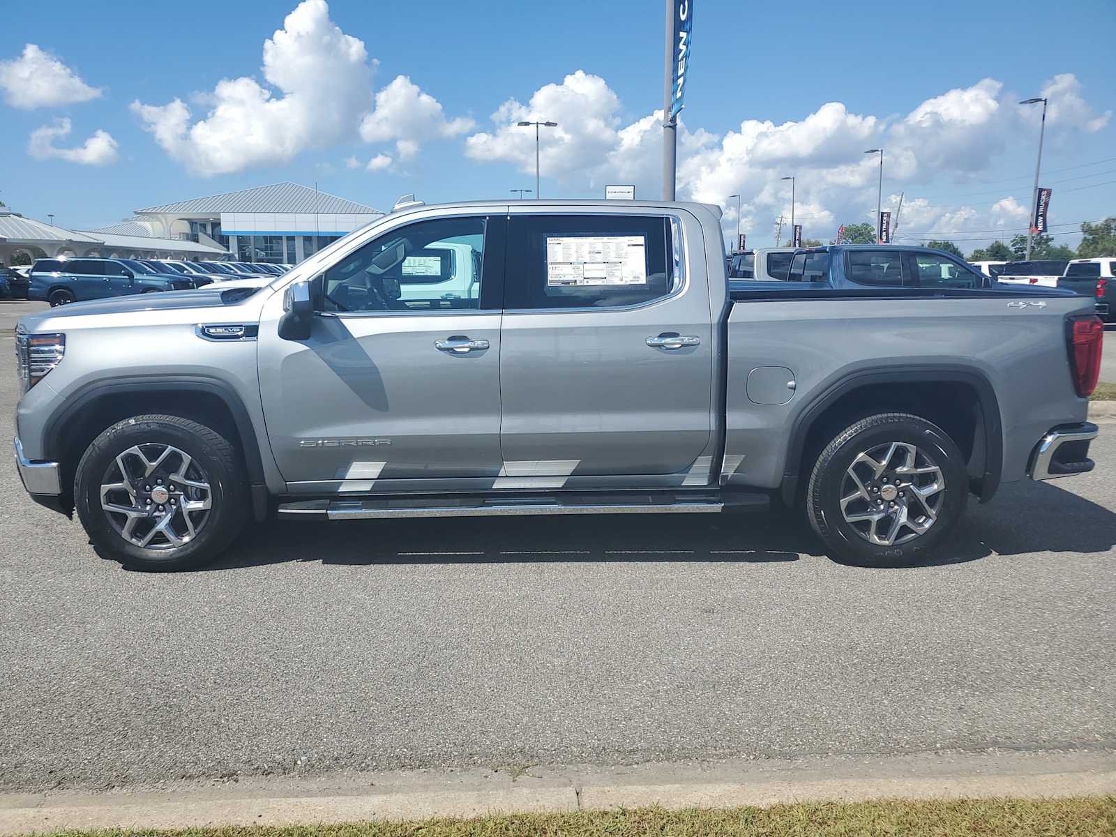 2026 Gmc Sierra 1500 SLT photo 2
