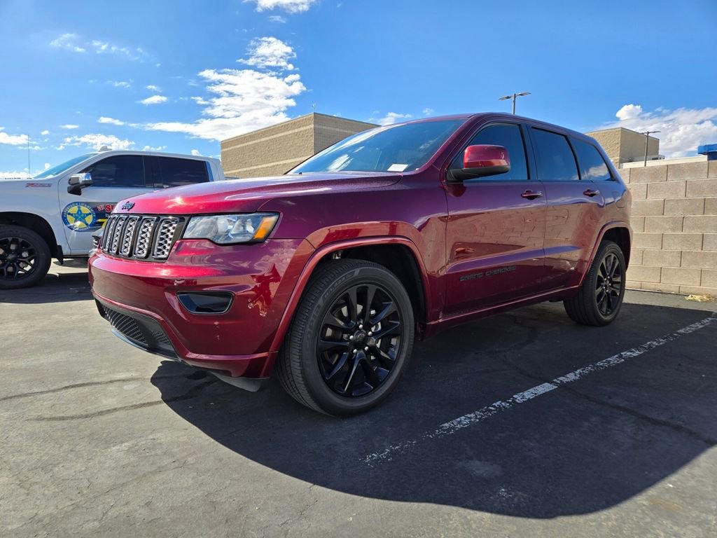 2018 Jeep Grand Cherokee Altitude photo 2