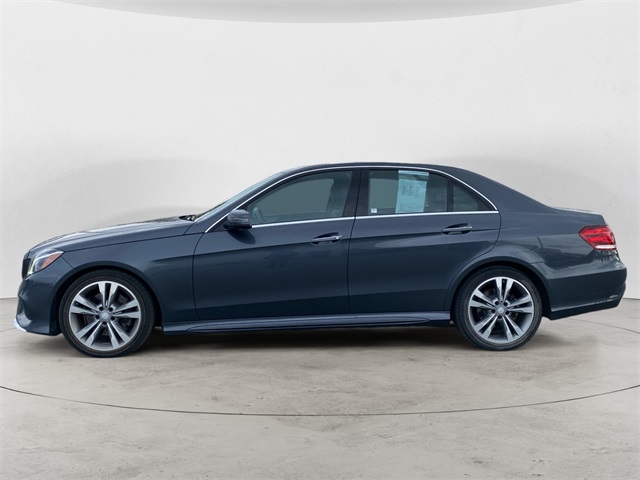 2016 Mercedes Benz E 350 4MATIC photo 2