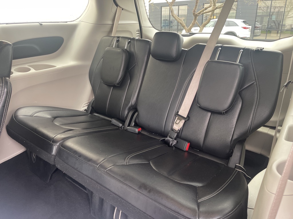 2022 Chrysler Pacifica Touring L photo 31
