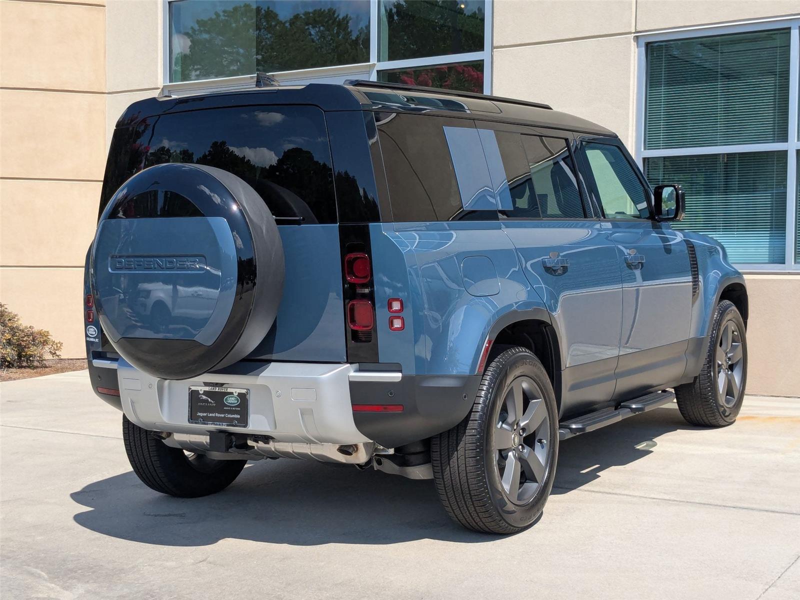 2025 Land Rover Defender 110 S photo 5