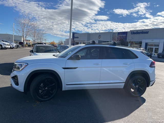 2026 Volkswagen Atlas Cross Sport SEL R-LINE's photo