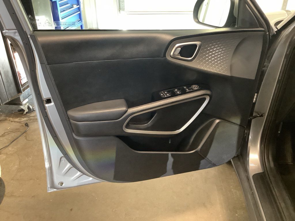 2024 Kia Soul LX photo 23