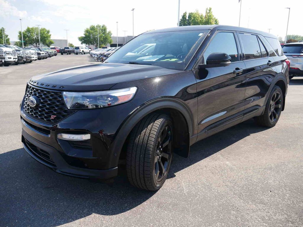 2022 Ford Explorer ST photo 3