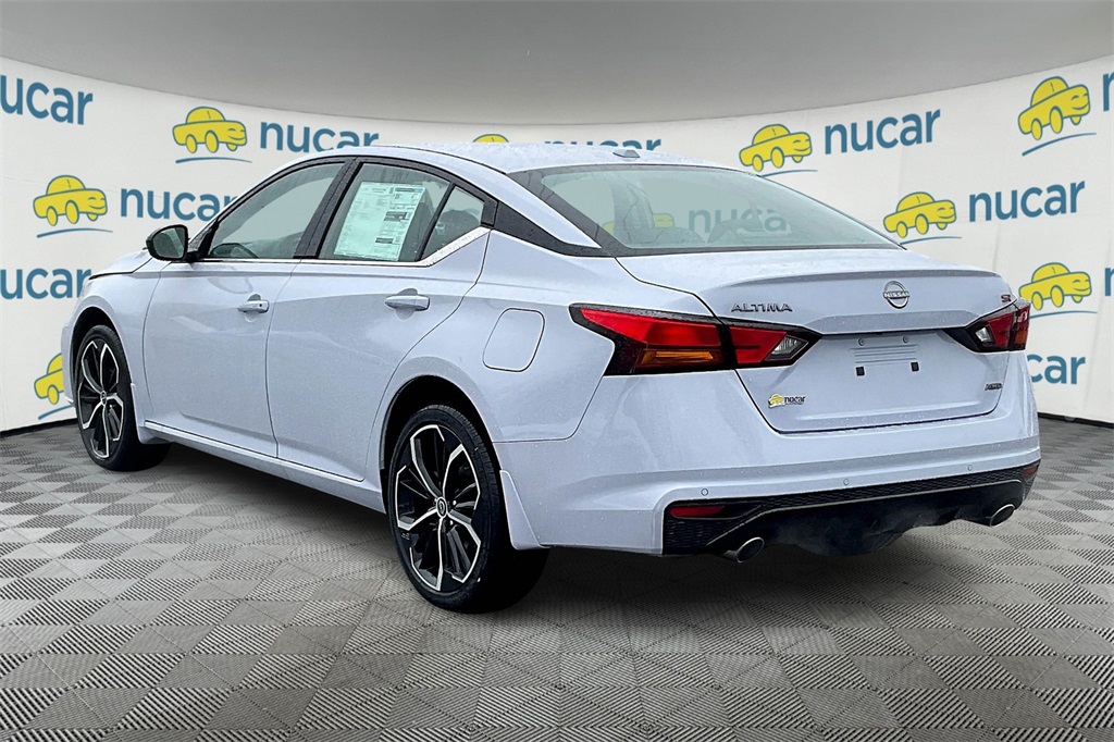 2025 Nissan Altima 2.5 SR photo 4
