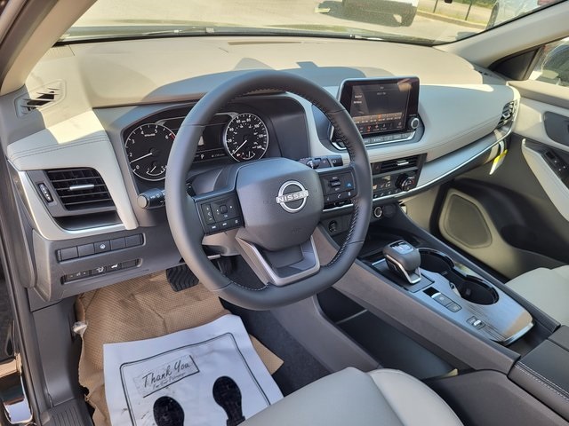 2025 Nissan Rogue SV photo 11