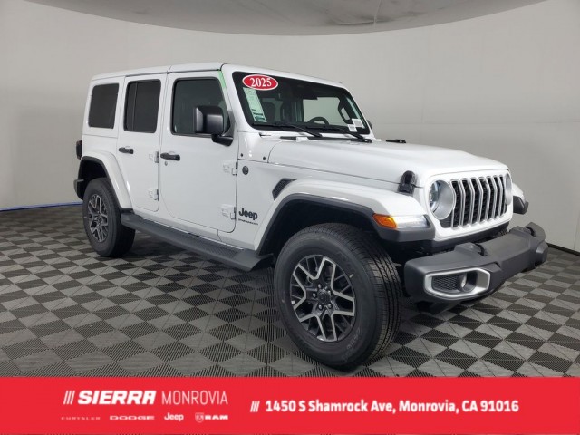 2025 Jeep Wrangler 4-Door Sahara's photo