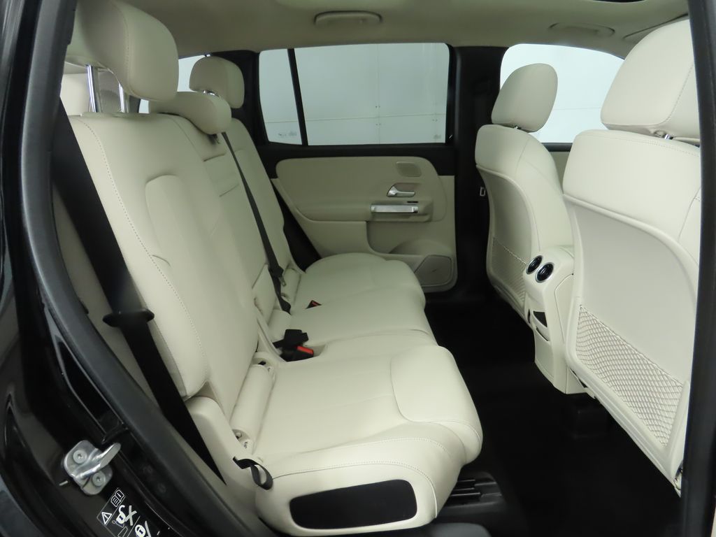 2026 Mercedes Benz GLB 250 photo 21