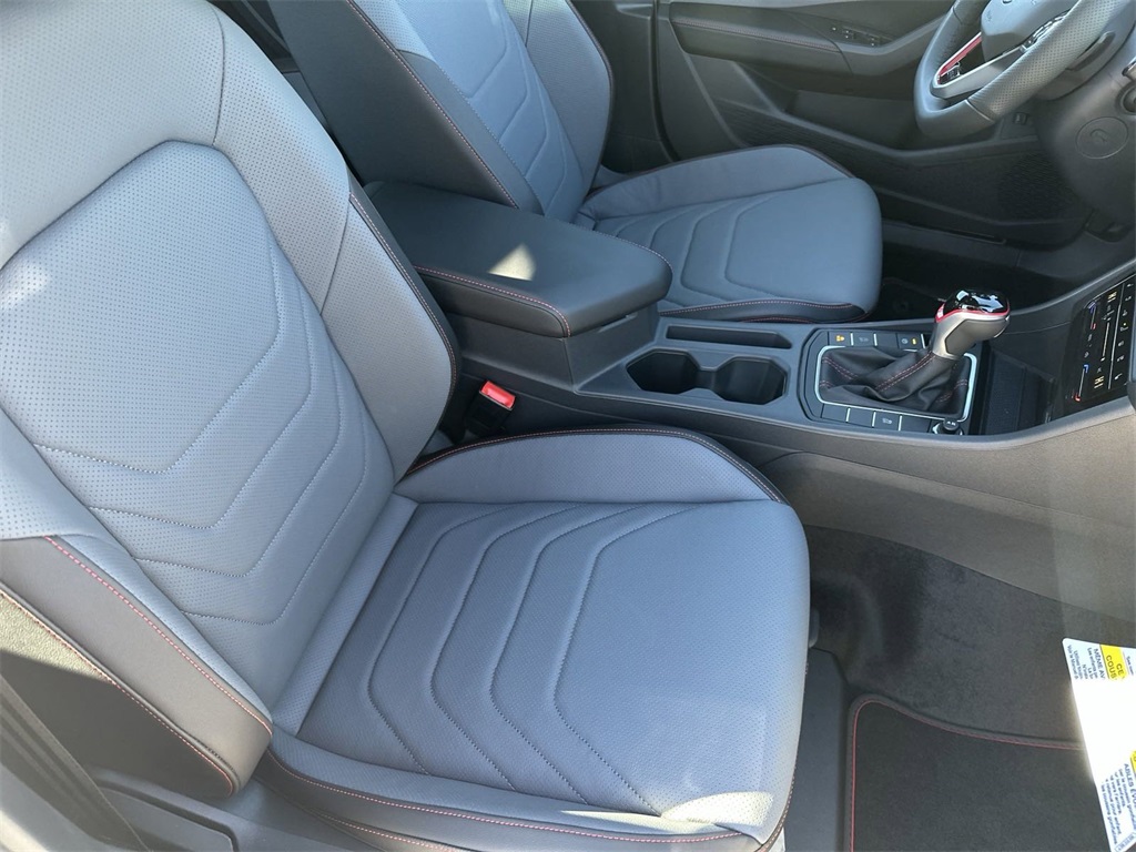2025 Volkswagen Jetta GLI 2.0T Autobahn photo 37