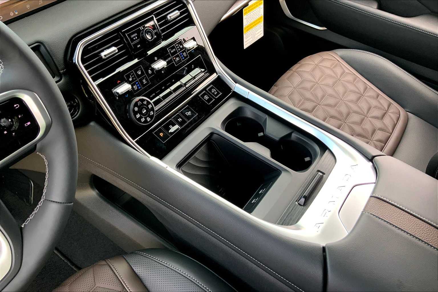 2025 Nissan Armada Platinum Reserve photo 7