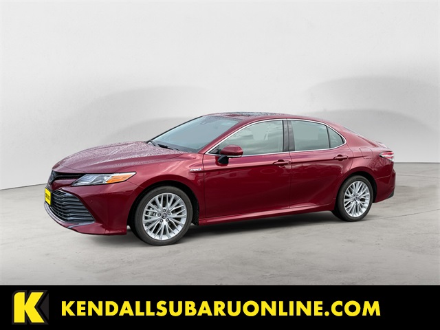 2020 Toyota Camry XLE's photo