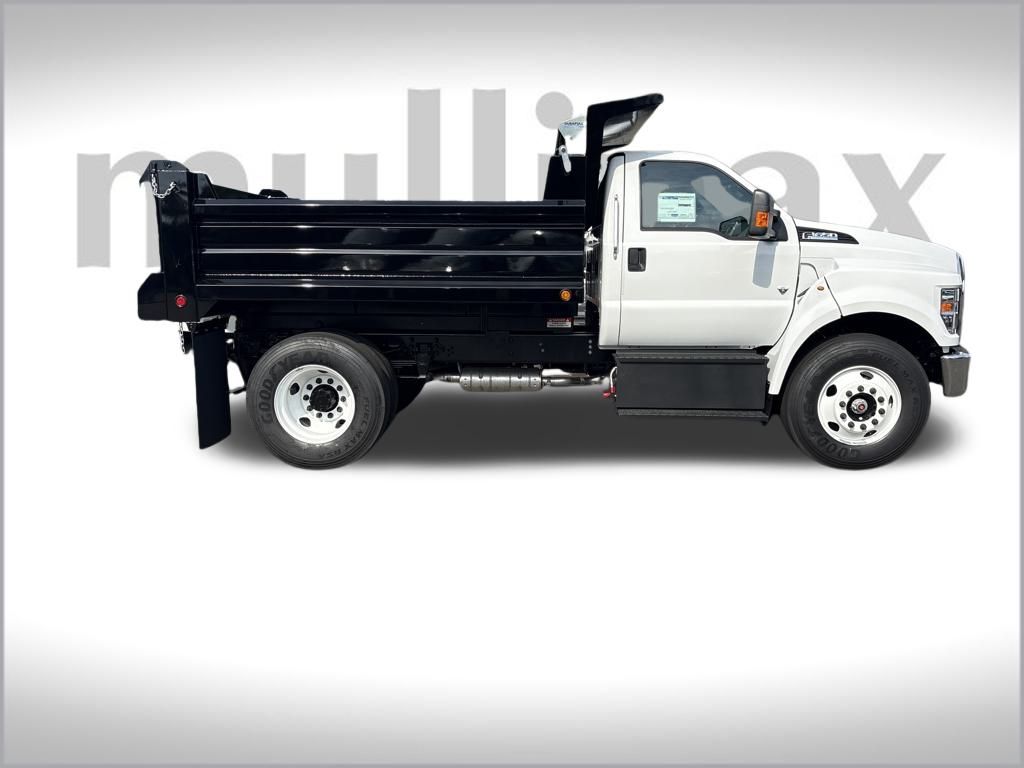 2026 Ford F-650 photo 2
