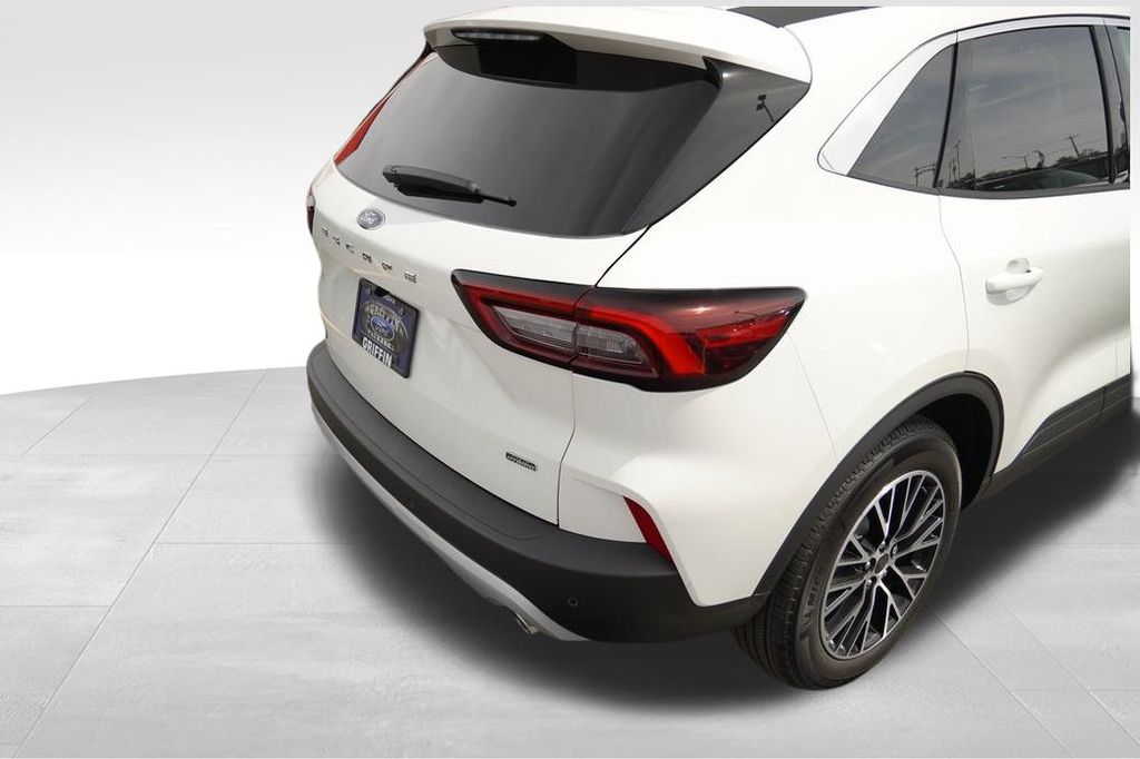 2024 Ford Escape SEL Plug-In Hybrid photo 5