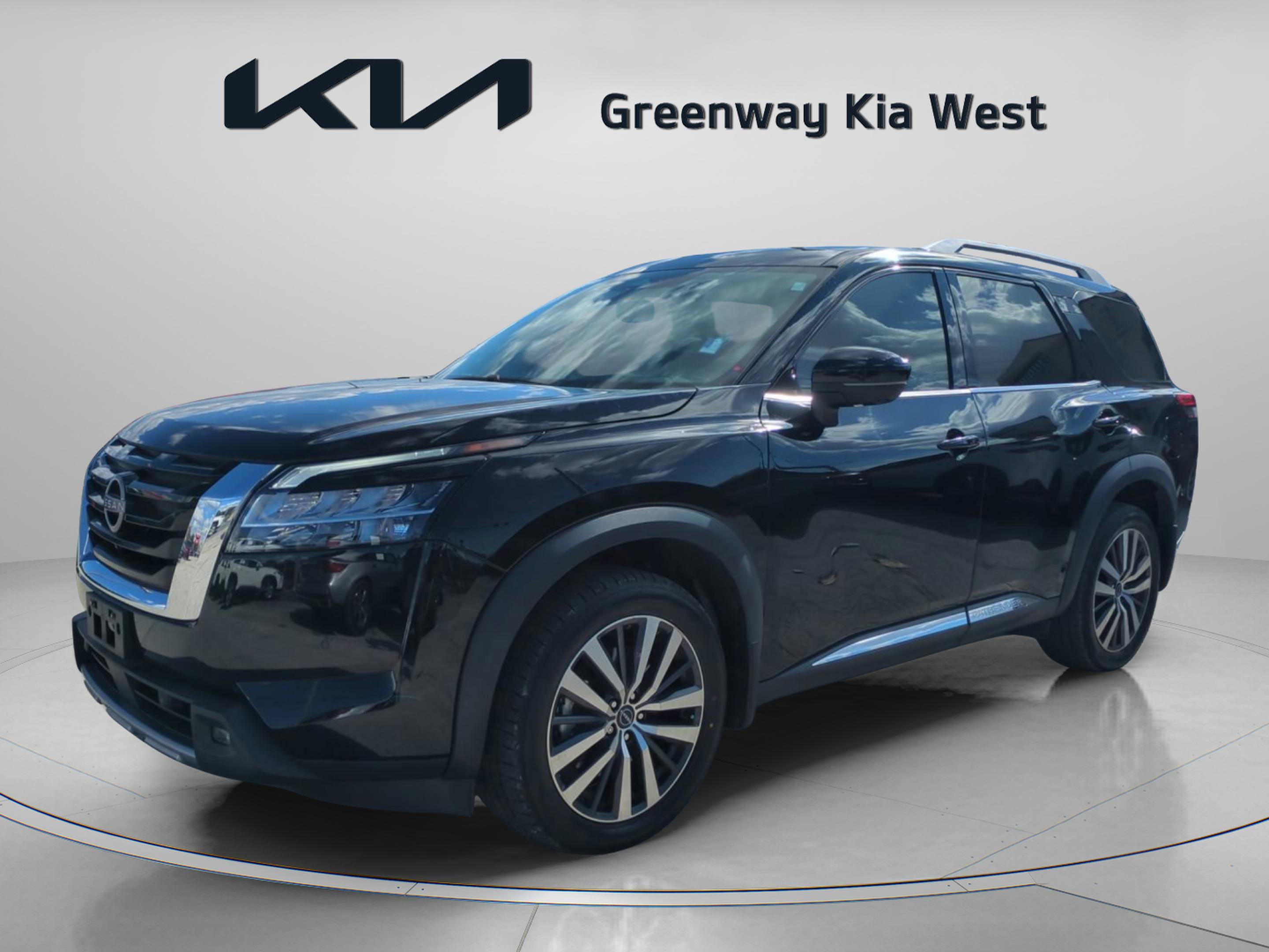 2022 Nissan Pathfinder Platinum photo 4