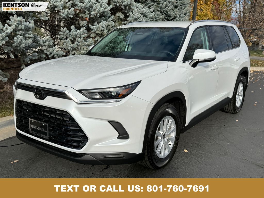 2024 Toyota Grand Highlander Hybrid XLE photo 2