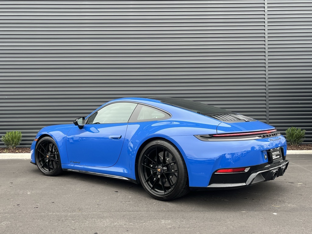 2025 Porsche 911 GTS photo 3