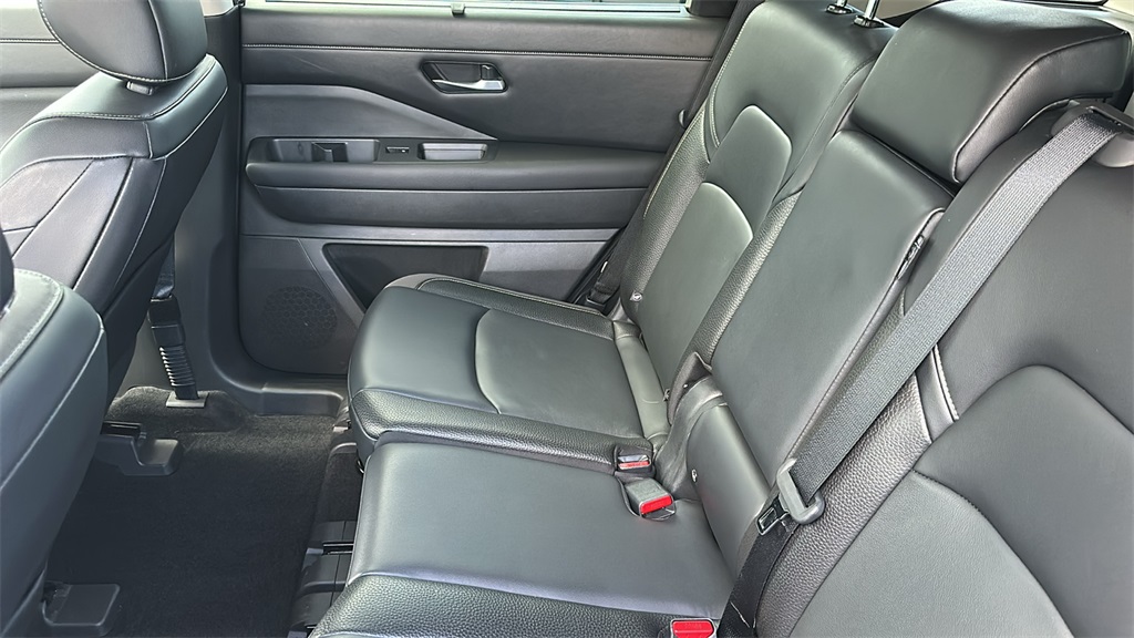 2022 Nissan Pathfinder SL photo 27