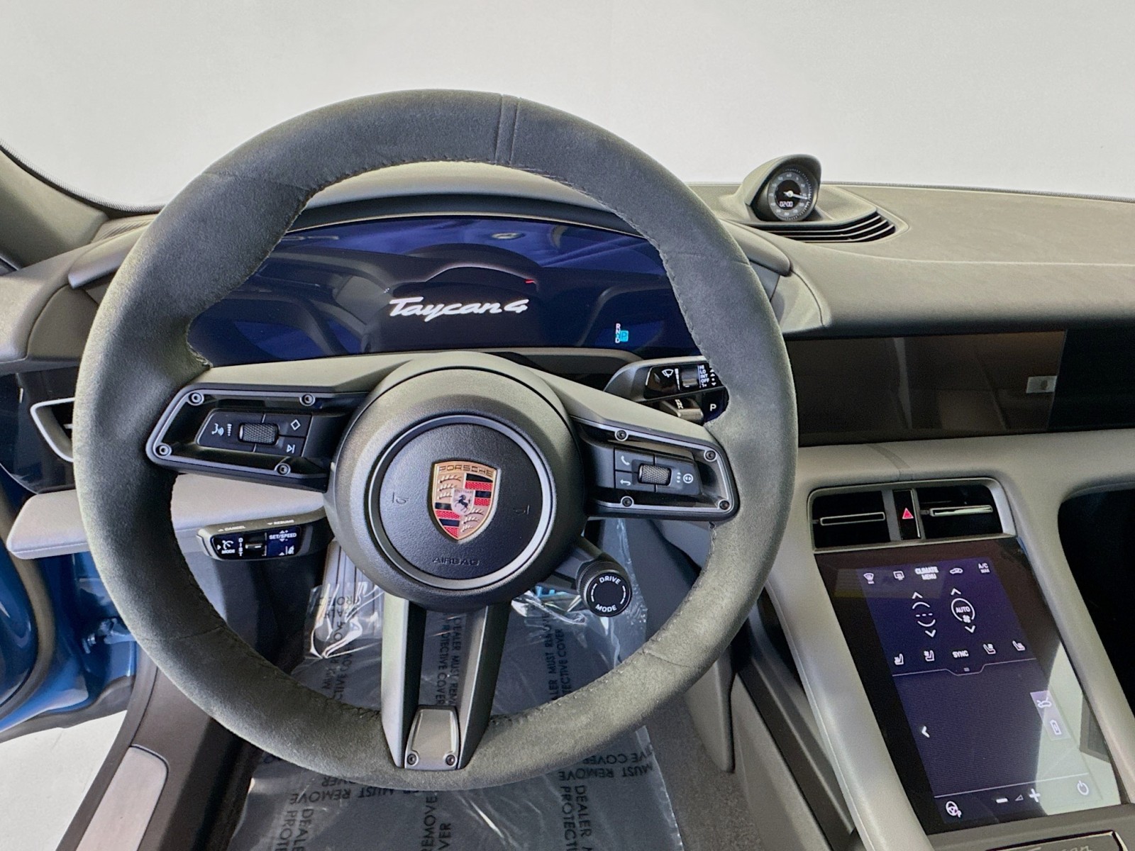2025 Porsche Taycan photo 14