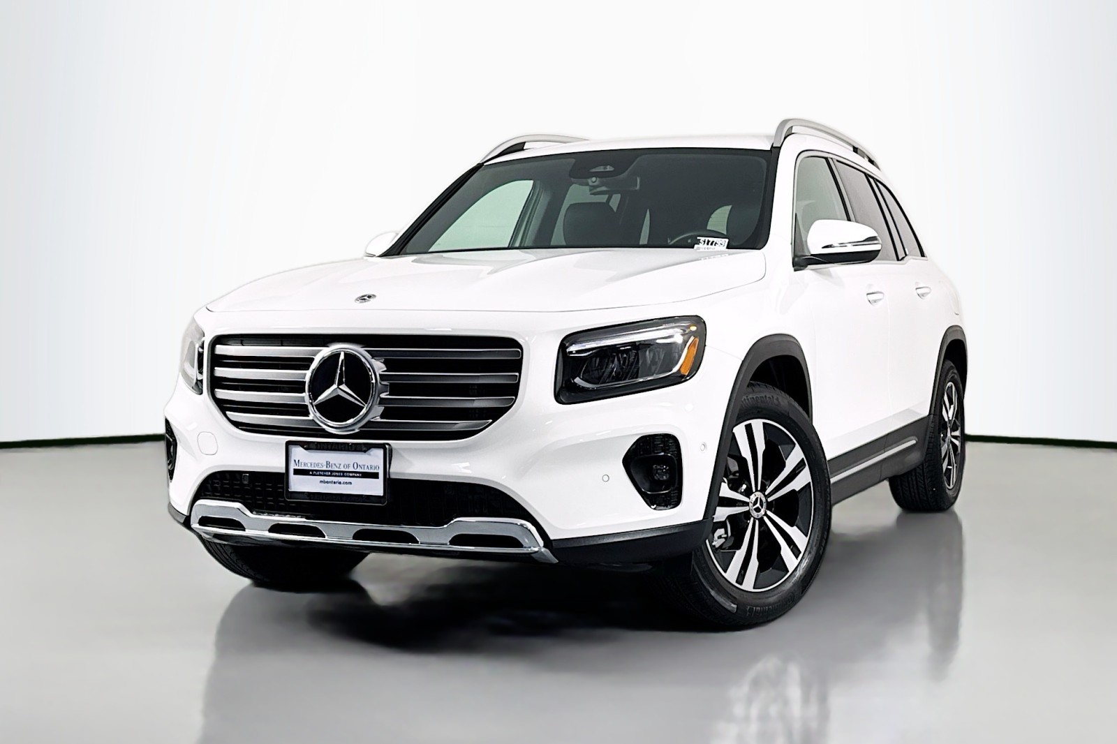 2025 Mercedes-Benz GLB Base's photo