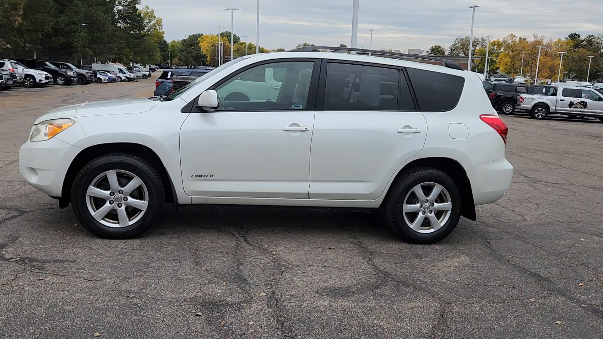 2008 Toyota RAV4 Limited photo 2