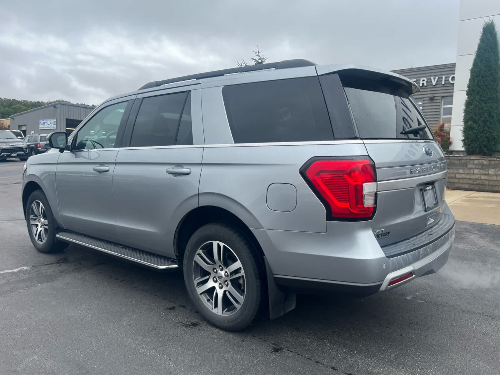 2023 Ford Expedition XLT photo 2