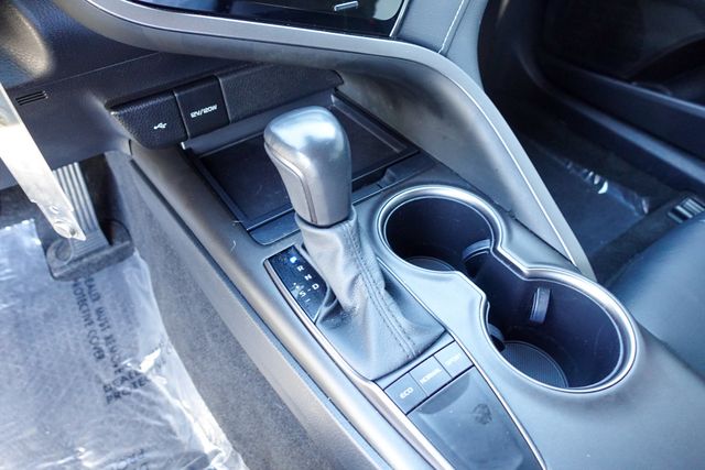 2023 Toyota Camry SE photo 19