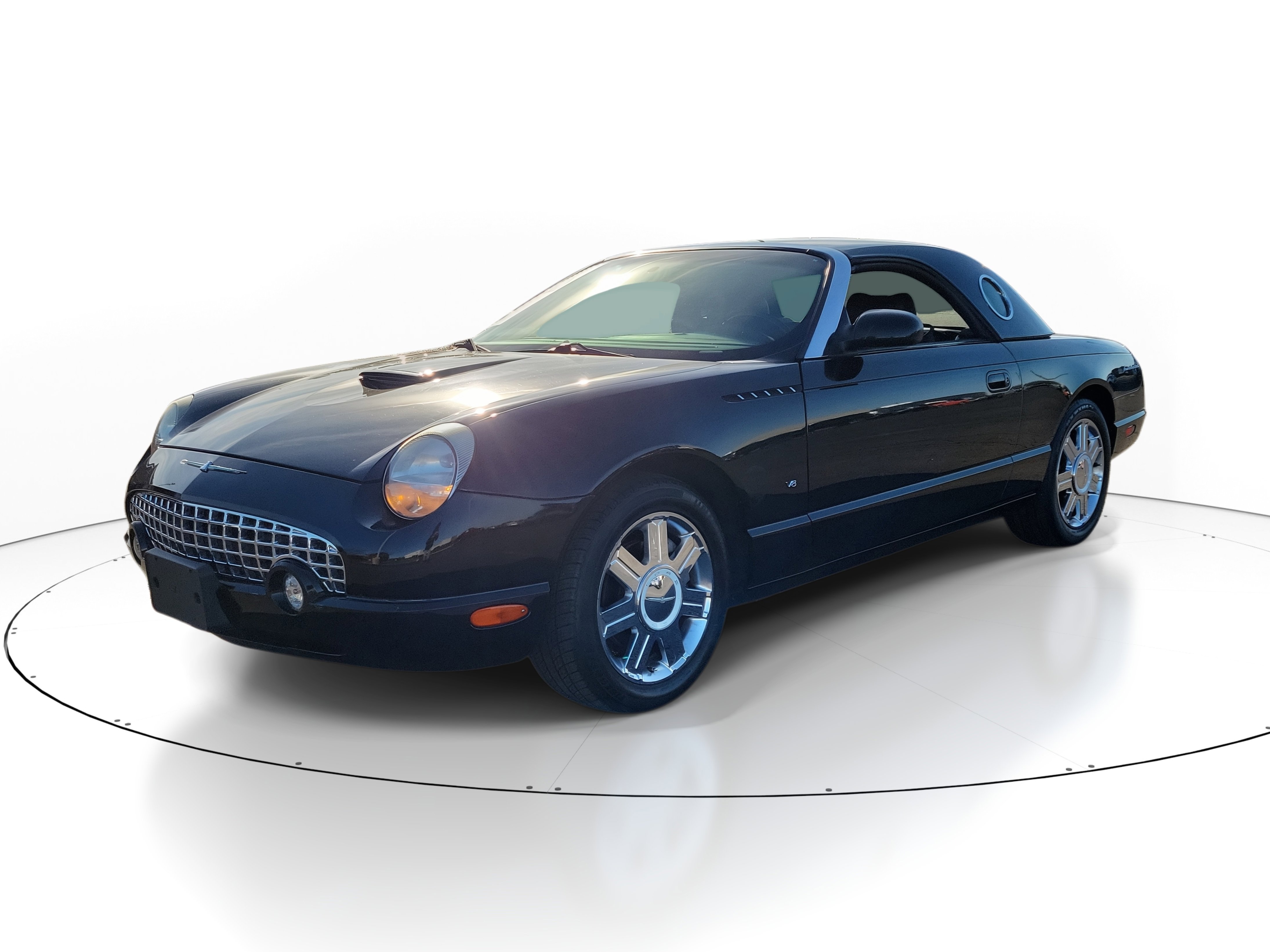 2004 Ford Thunderbird Deluxe photo 2