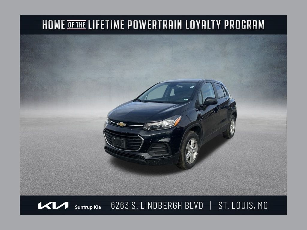 2022 Chevrolet Trax LS's photo