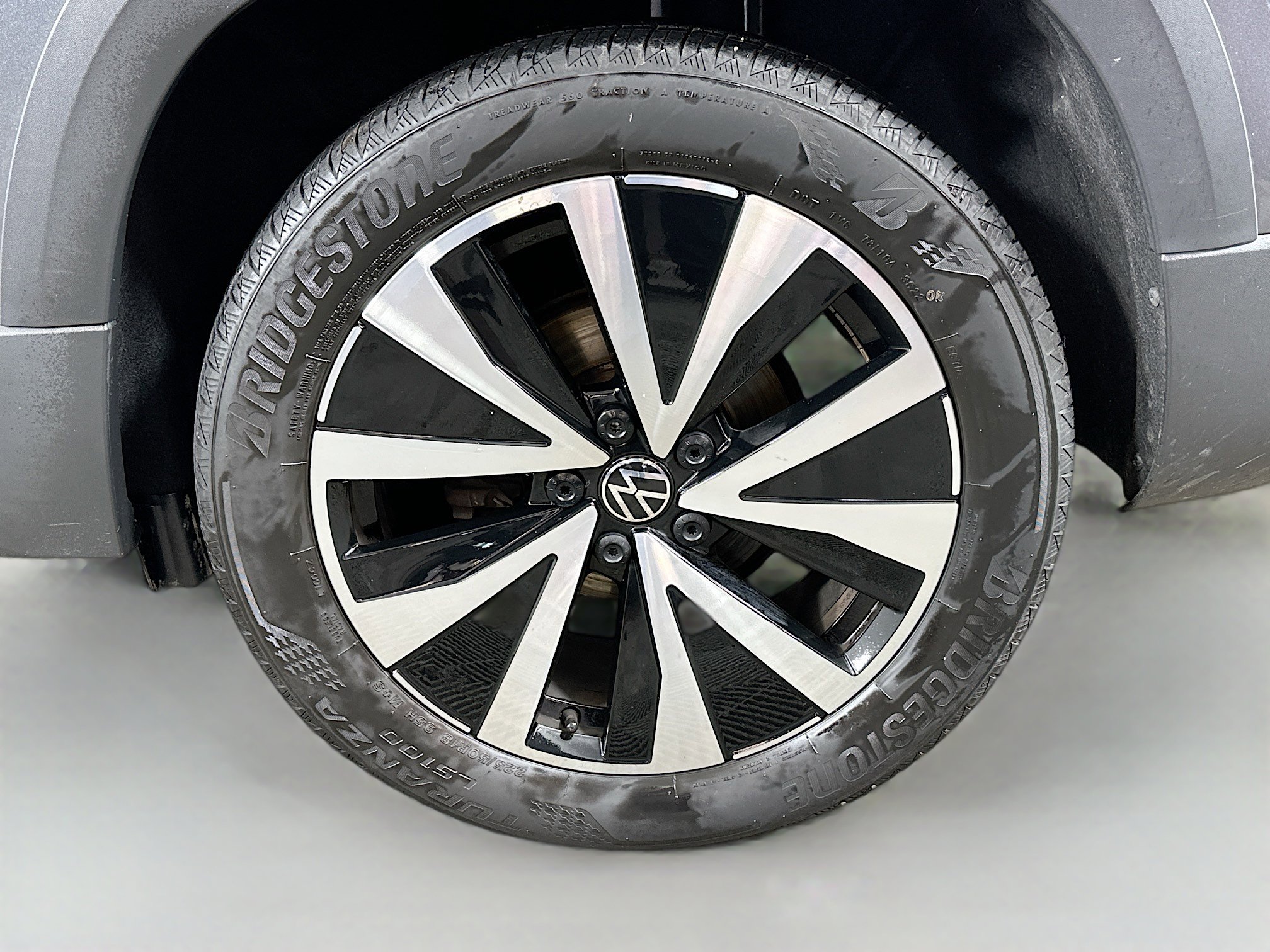 2023 Volkswagen Taos SE photo 25