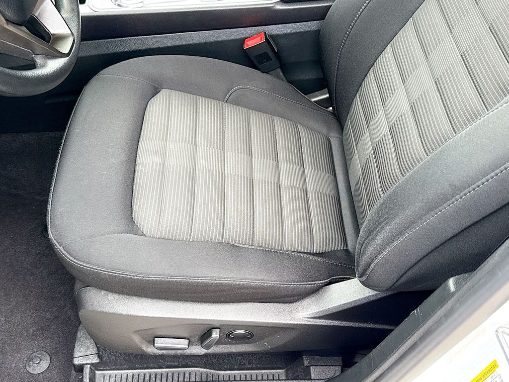 2023 Ford Edge SEL photo 18