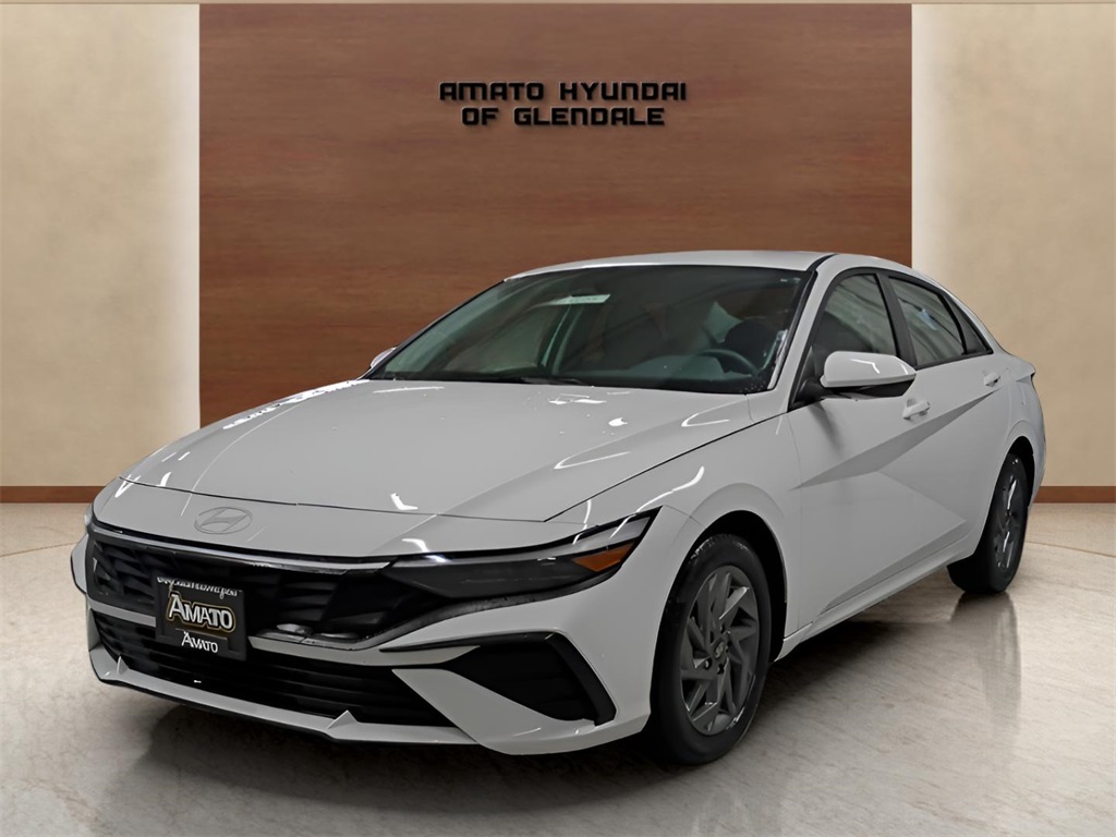 2024 Hyundai Elantra SEL's photo