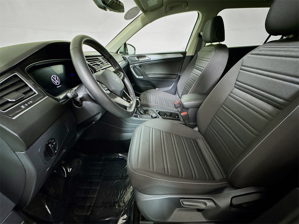 2024 Volkswagen Tiguan S photo 3