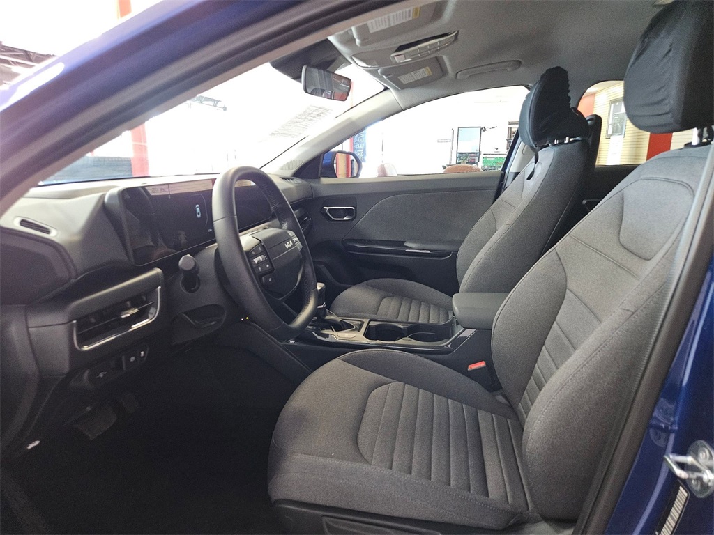 2025 Kia K4 EX photo 20