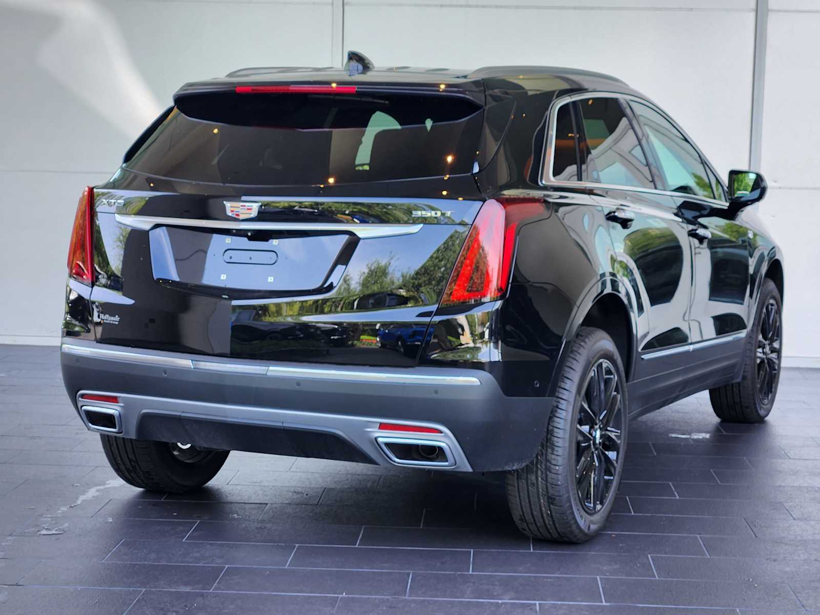 2025 Cadillac XT5 Premium Luxury photo 3