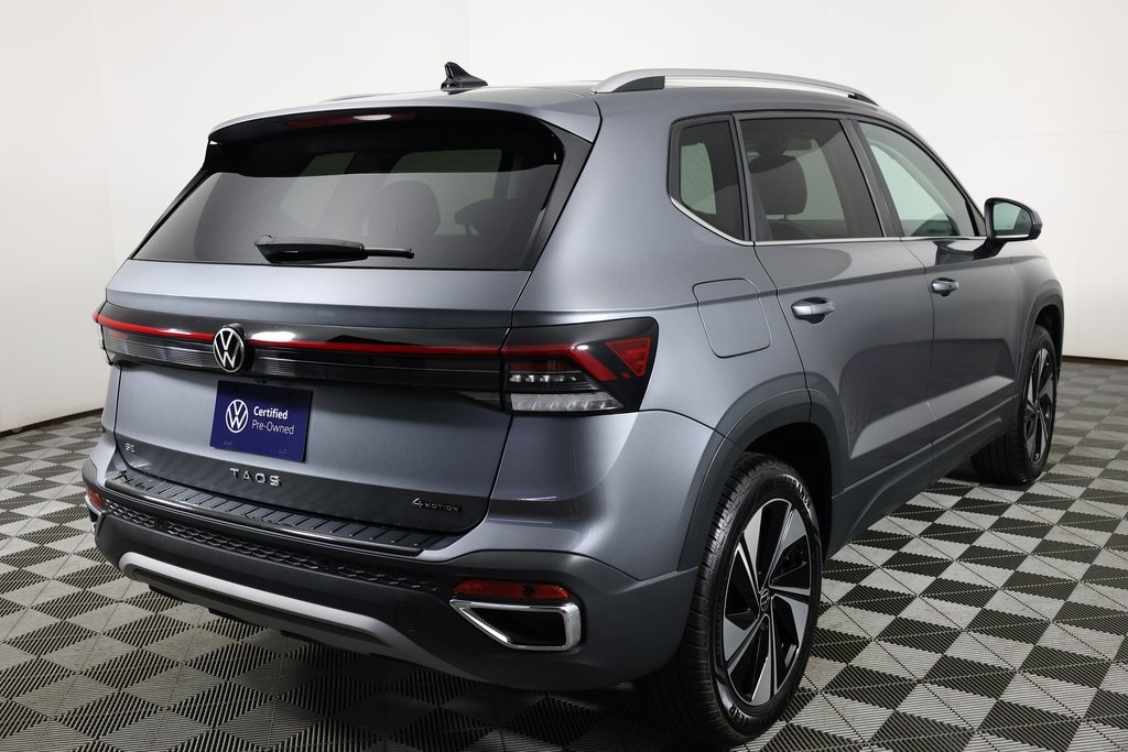 2025 Volkswagen Taos SE photo 4