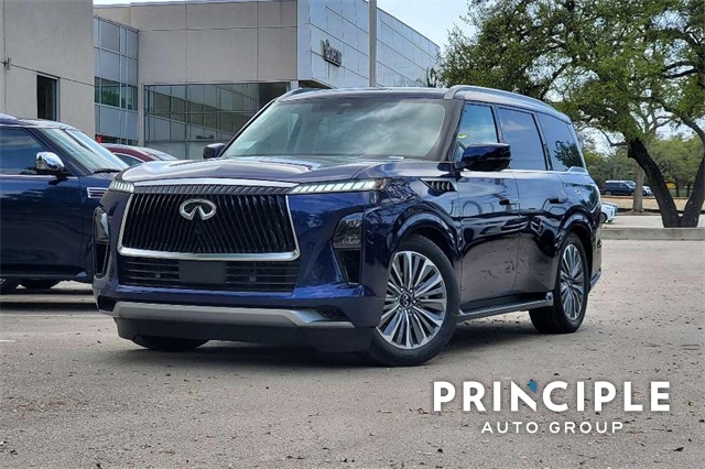 2025 Infiniti QX80 Luxe photo 2