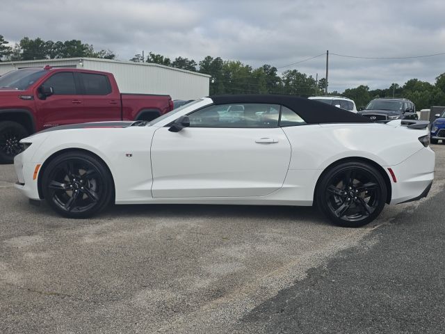 2023 Chevrolet Camaro 2LT photo 2