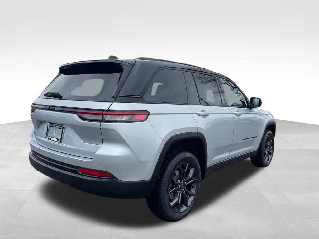 2025 Jeep Grand Cherokee Limited photo 4