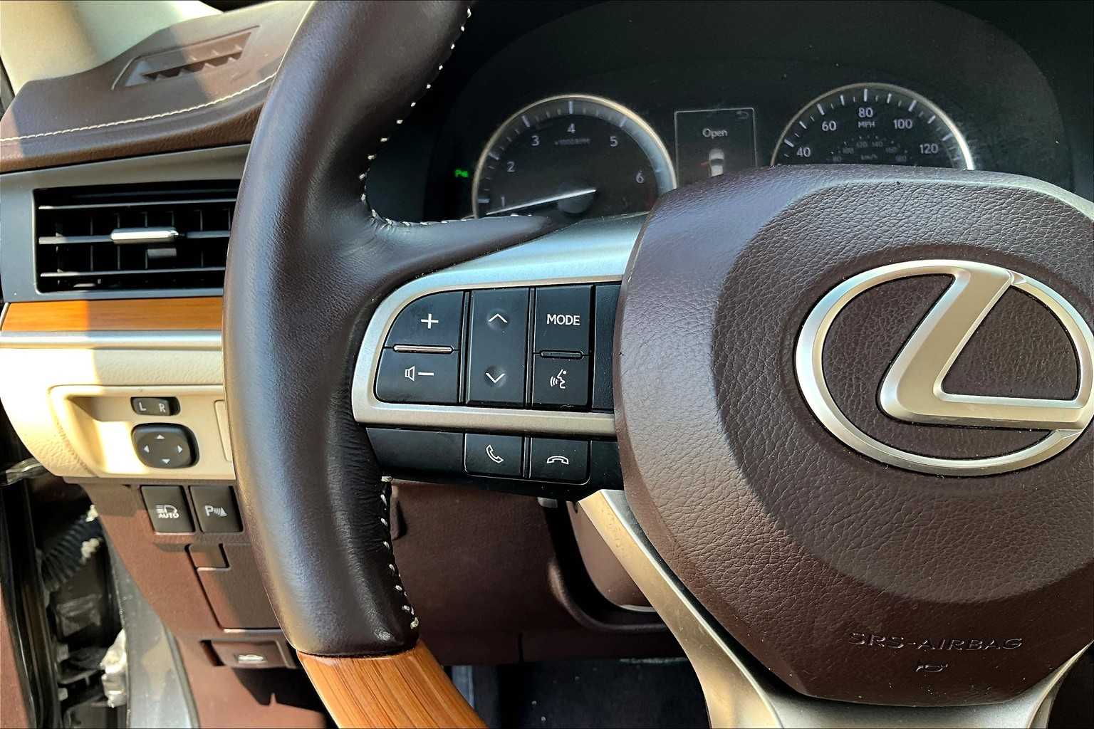 2016 Lexus ES 350 photo 20