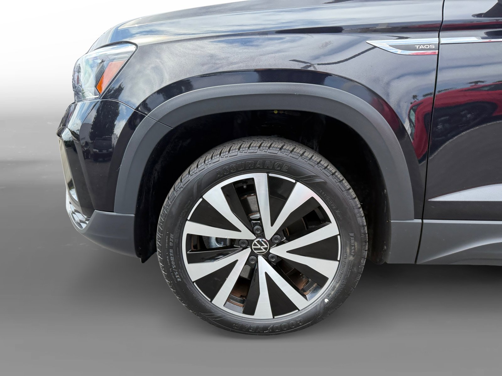 2022 Volkswagen Taos SE photo 8