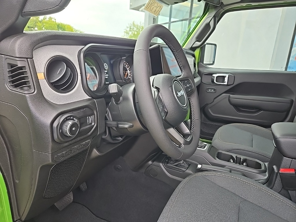 2025 Jeep Wrangler Sport S photo 34